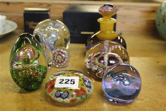 9 glass paperweights incl Caithness